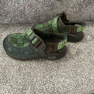 Chaco paradox little kid size 10. Like new condition. Worn once.